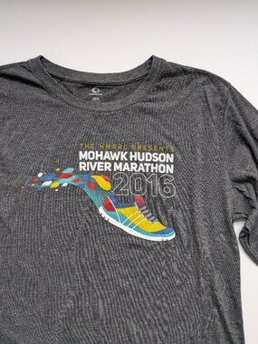 Mens HMRRC Mohawk Hudson River Marathon 2016 NY Race T-Shirt L Gray Long Sleeve